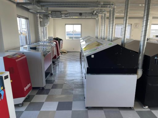 本社工場３階ＵＶ印刷／レーザー加工室